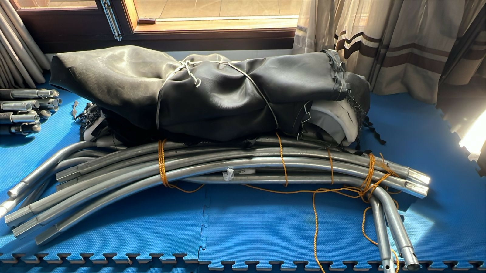 DECATHLON Trampoline with Netting, Supports up to 150 kg, 360° Tool-Free Design