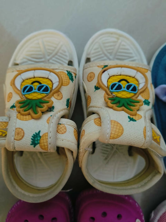 Set of 6 Footwear – A Perfect Mix of Local & Branded Comfort!
