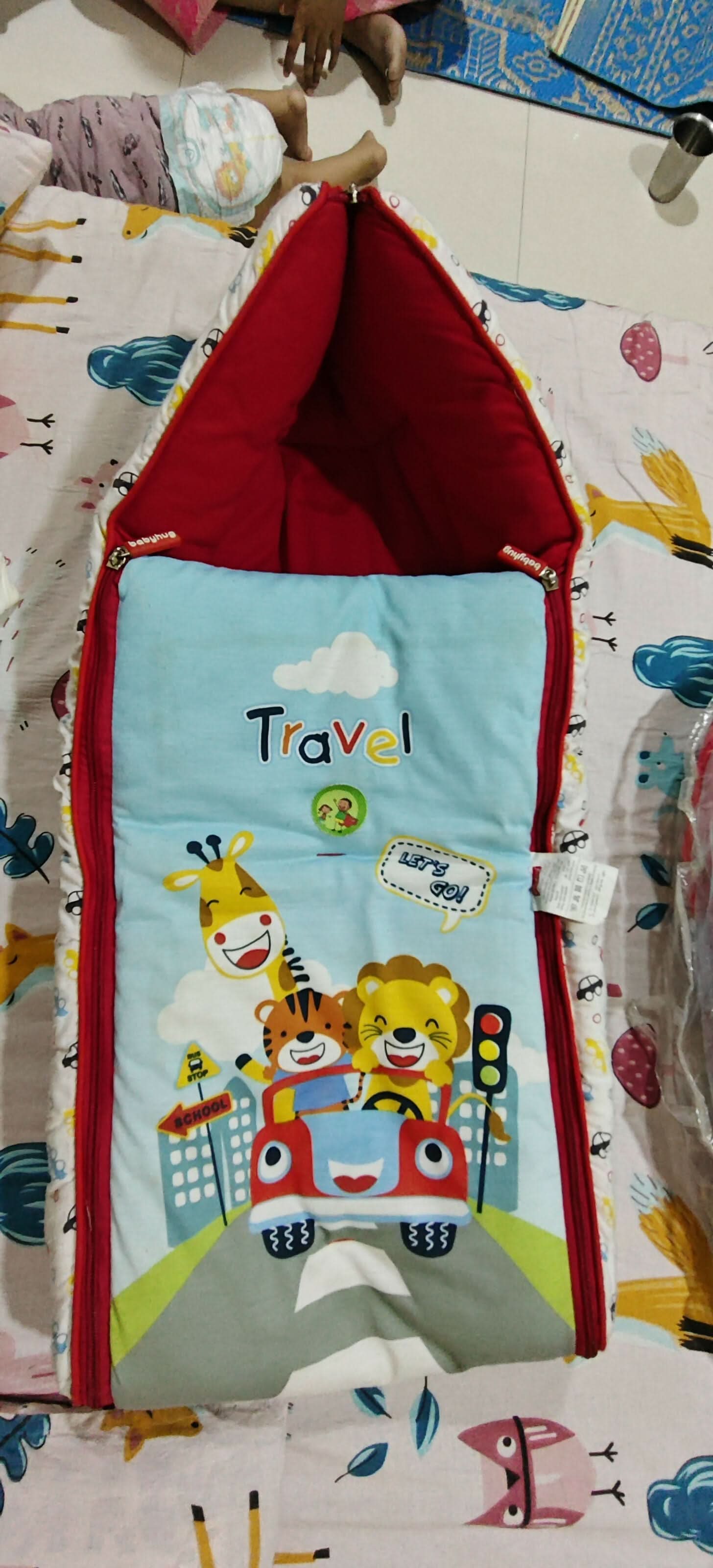 Baby hug baby bed