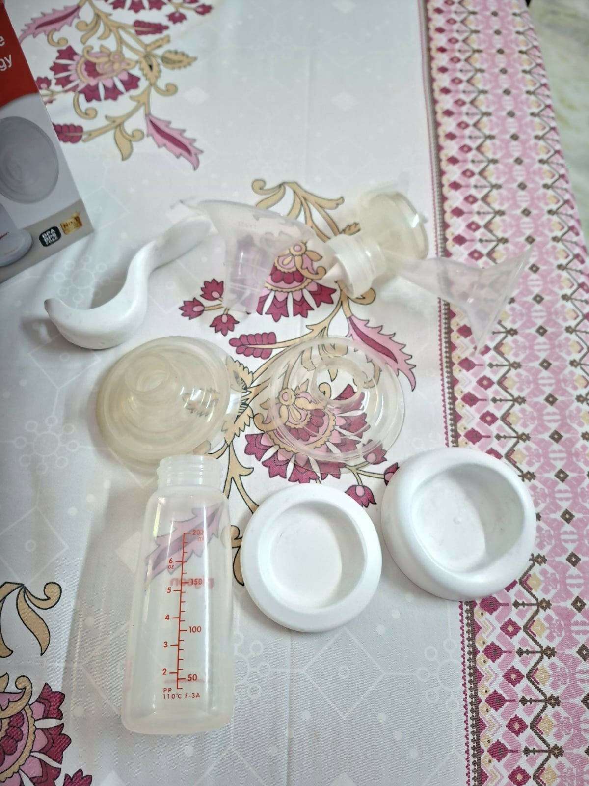 Pigeon manual breast pump, Pigeon breast pump, manual breast pump for mothers, portable breastfeeding pump, comfortable milk expression