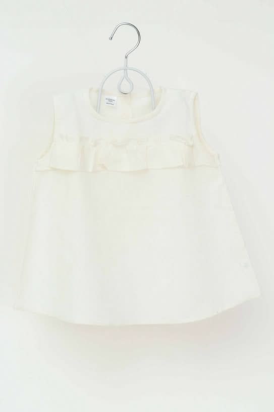 Discover girls' 100% cotton white umbrella top, featuring soft fabric and a stylish umbrella design for comfort and trendy style.