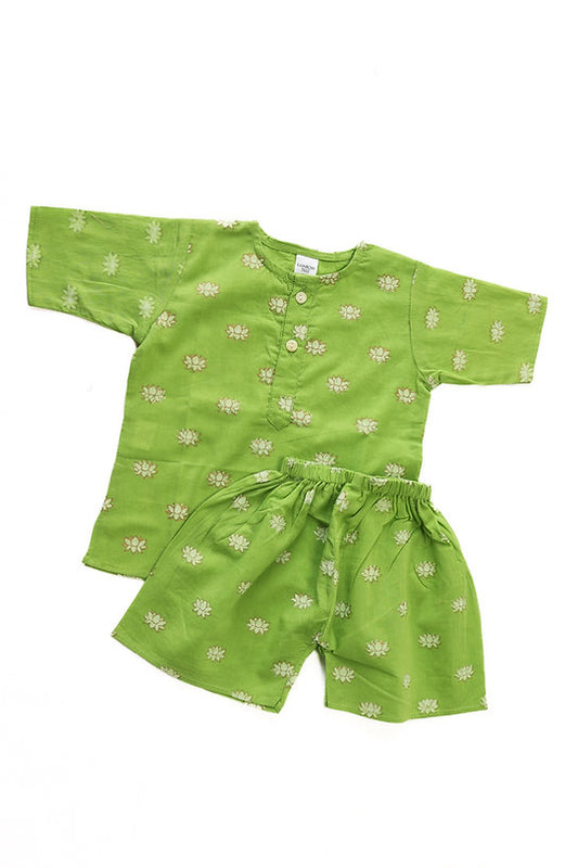 Discover the 100% cotton green coord set, offering ultimate softness and comfort with a stylish design, perfect for casual outings and playdates.