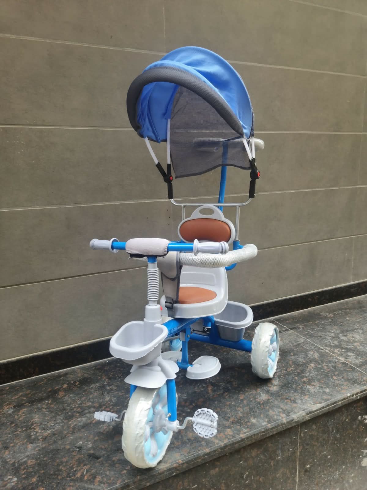 Durable and safe tricycle for kids – fun ride to develop balance and coordination.