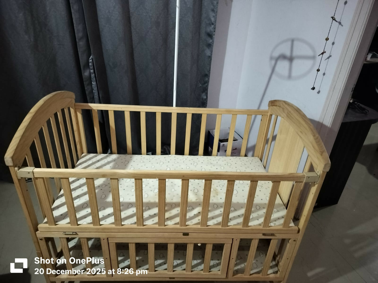 HUNY HUNY 15-in-1 Convertible Crib and Cot