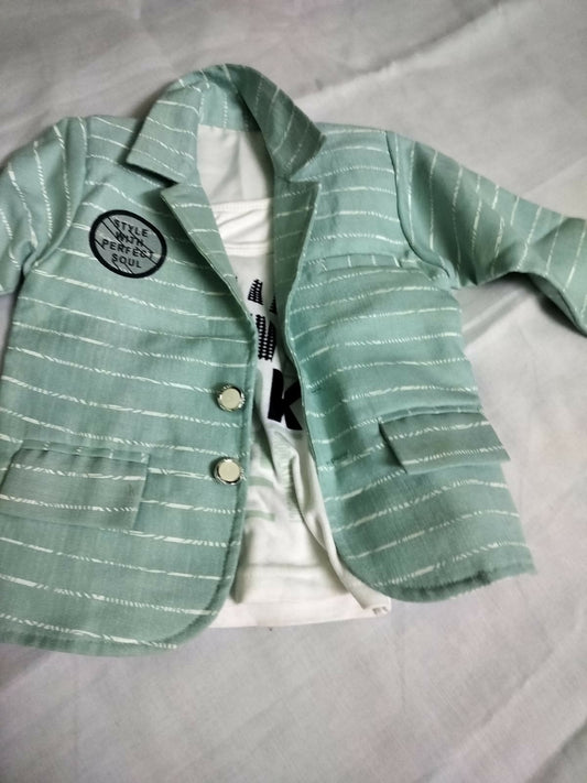 Upgrade your child's wardrobe with our Overcoat paired with a Sleeveless T-Shirt, offering style and comfort for everyday wear.