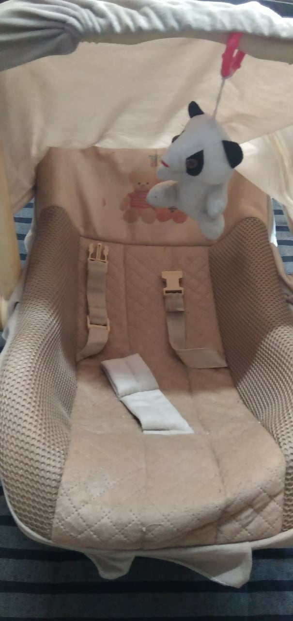 MAMA LUV MEE Carry Cot Cum Bouncer with Mosquito Net