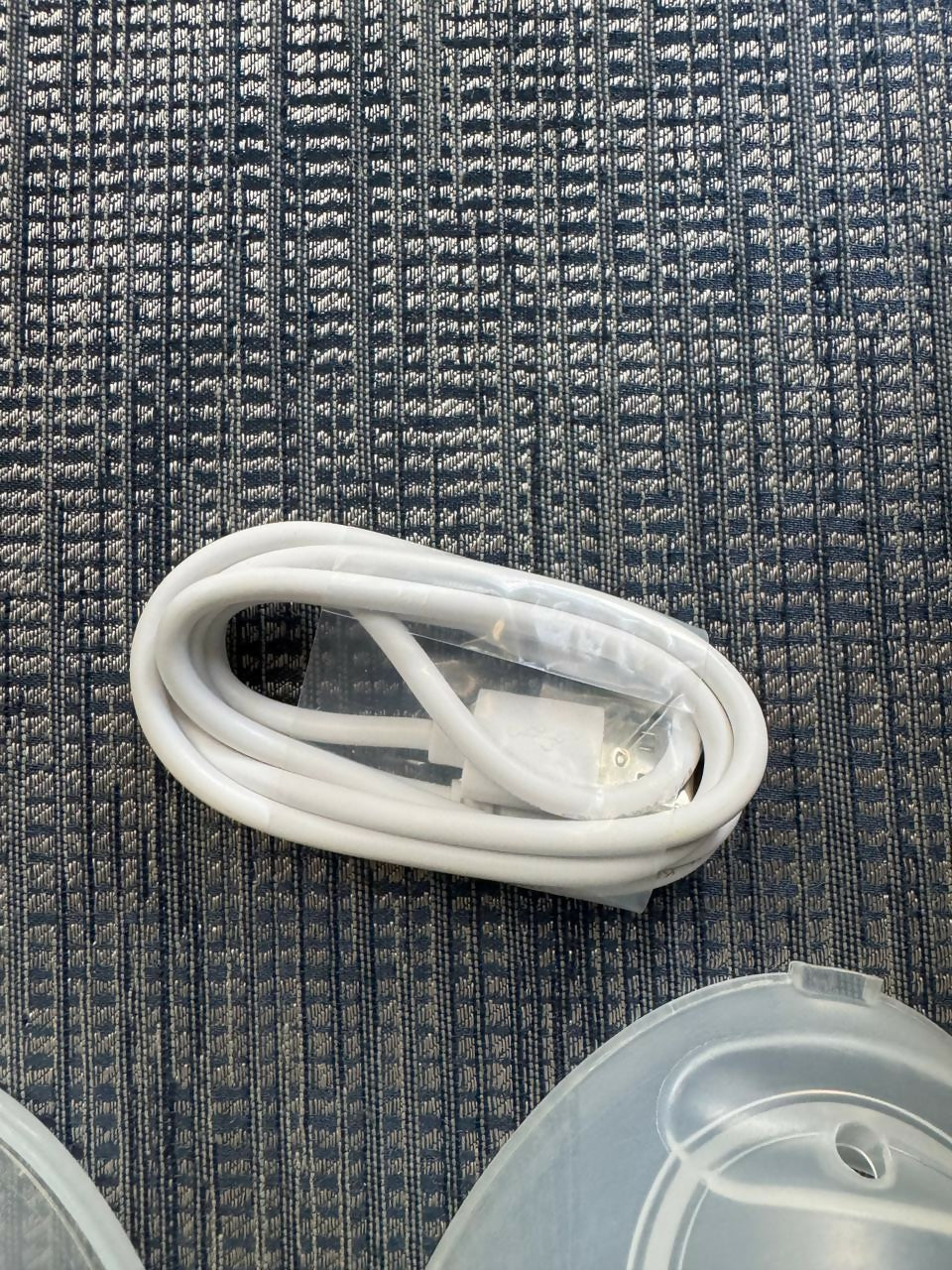 MEDELA Duo hands-free breast pump – portable, quiet, and comfortable pumping solution for moms.