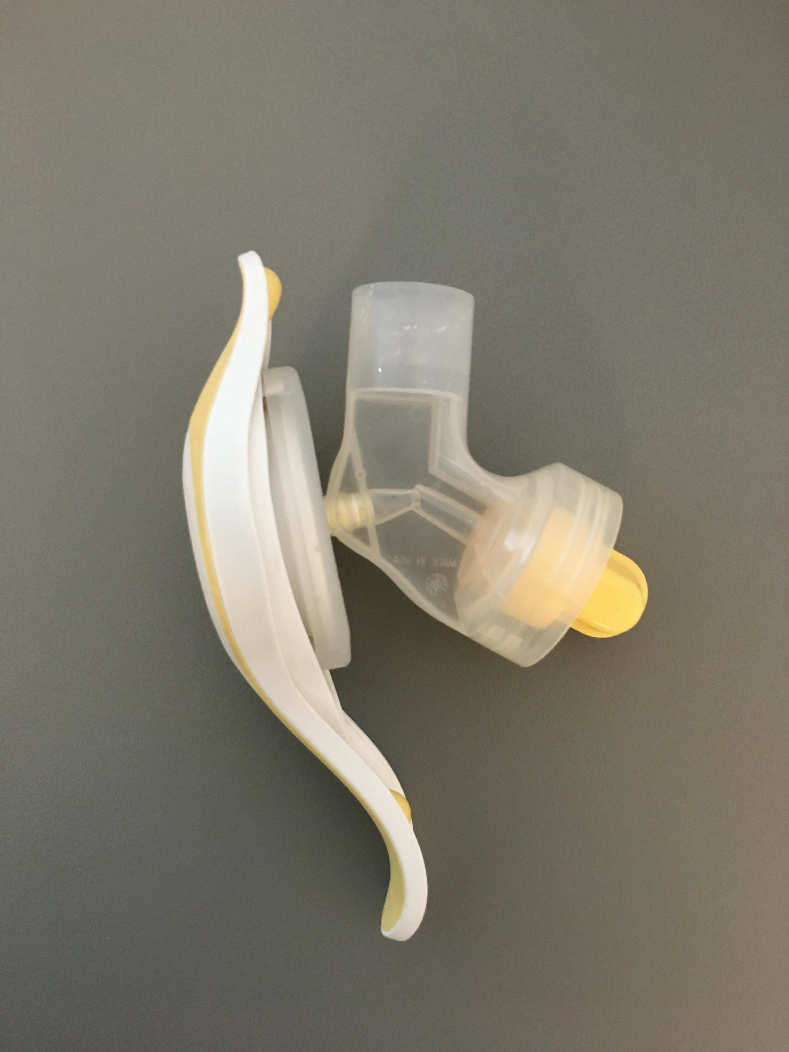 MEDELA Manual Breast Pump – Simple, Comfortable & Efficient Milk Expression