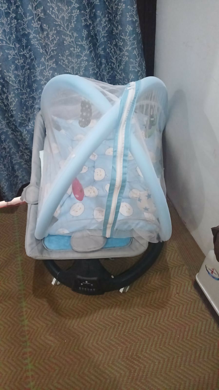 Light blue baby bedding gift set with soft bedding essentials, cozy fabric, baby-friendly design, and matching accessories for newborn comfort and gifting.