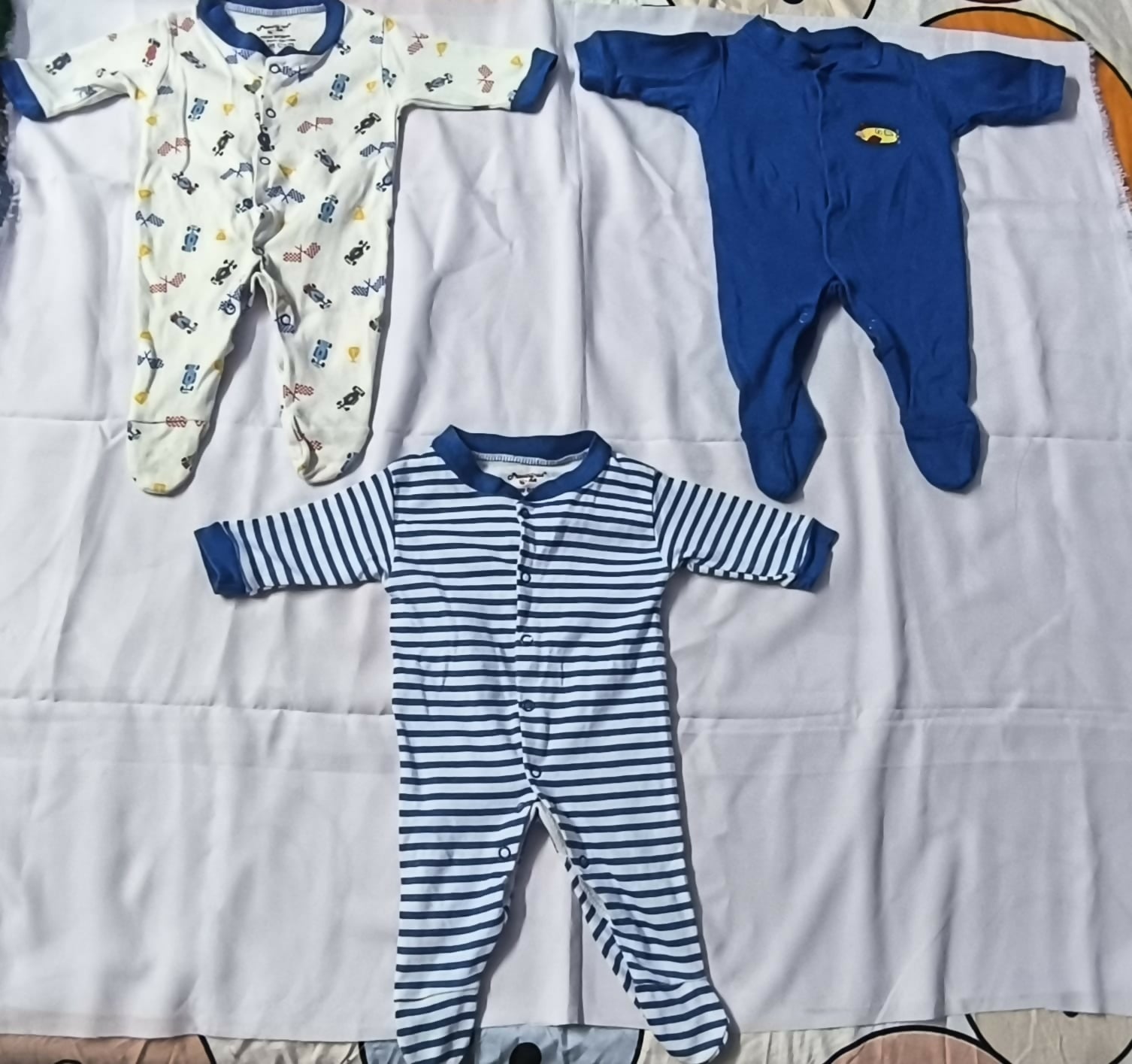 Baby full sleeve onesies set (pack of 3) with soft breathable fabric, snap-button closures, full-sleeve coverage, and comfortable everyday wear for newborns and babies.