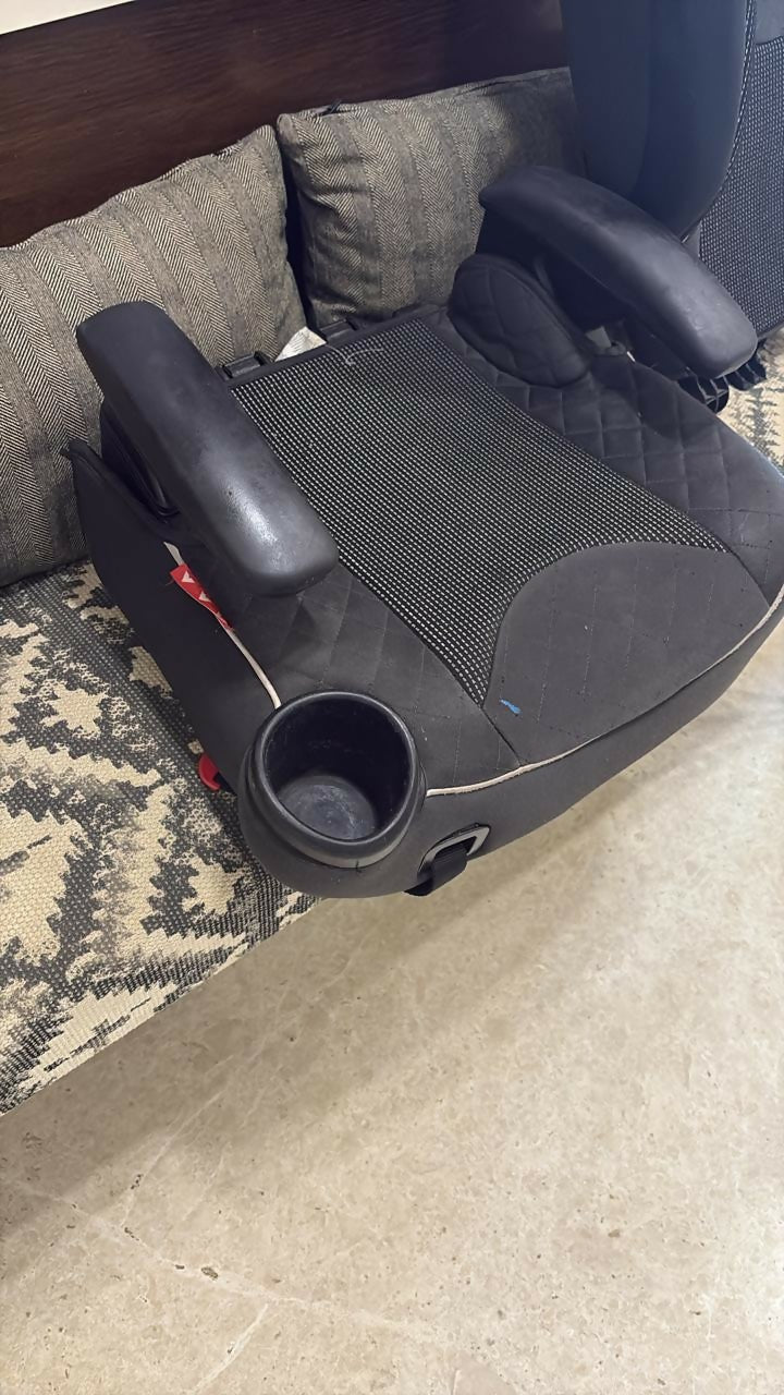 Graco car seat – trusted safety and comfort for your child’s every journey.