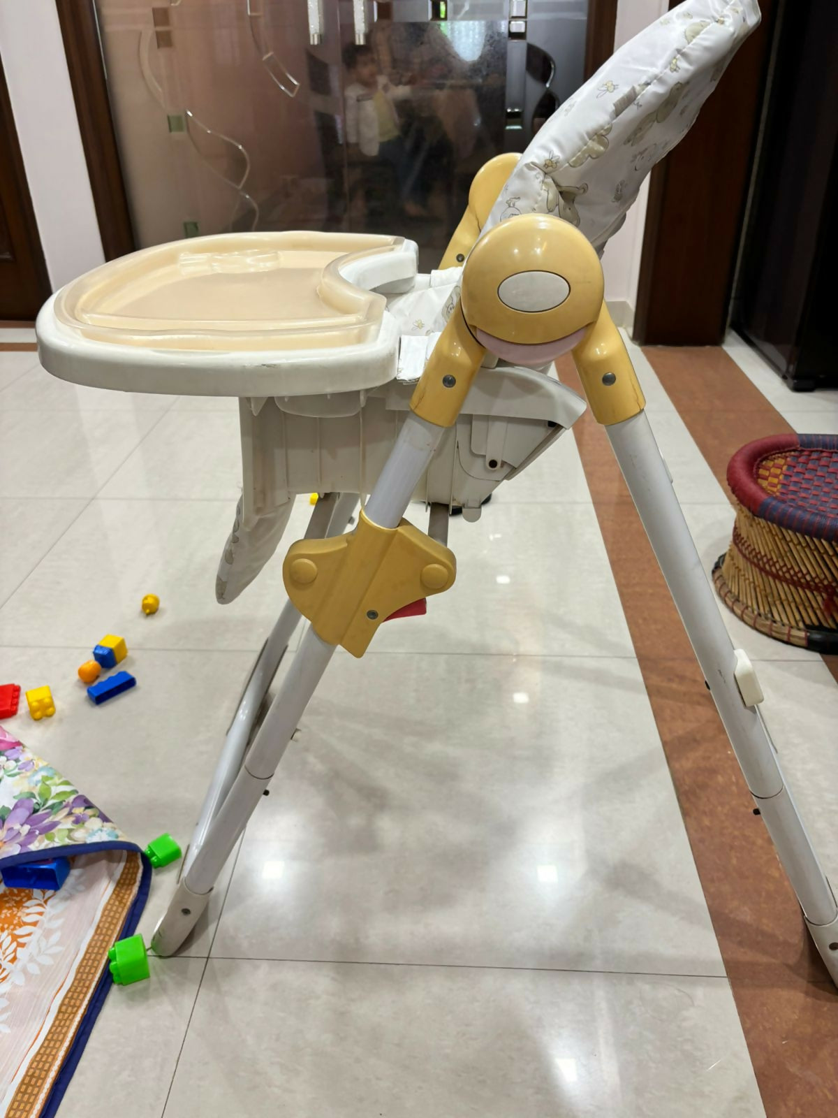 Parents looking for a functional, comfortable, and adorable highchair for daily feeding.