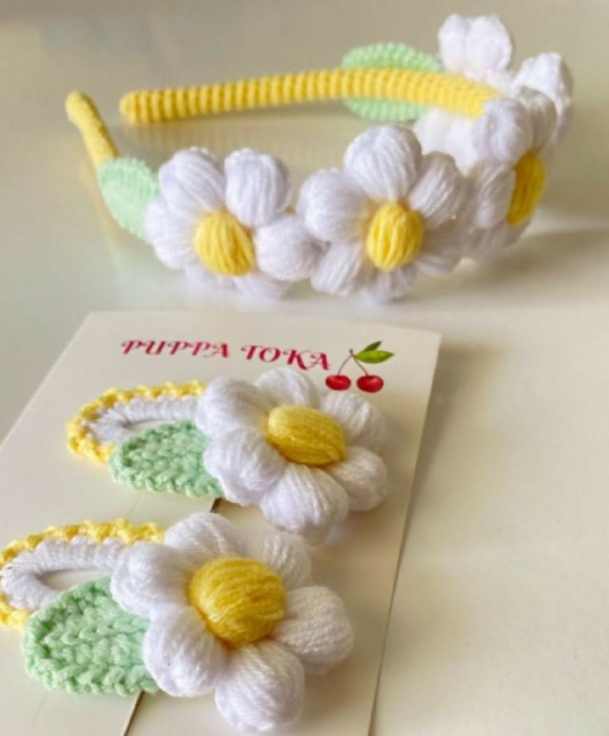 Our collection of headbands and tic-tac clips provides the perfect combination of style and function to complete any hairstyle.