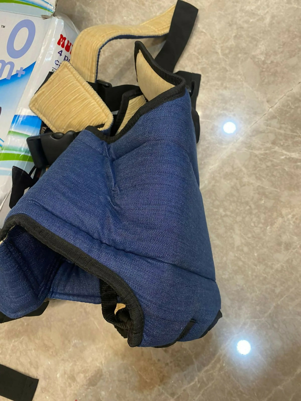 MUM AND ME Hauck 4-way baby carrier – safe, comfortable, and versatile for parents on the go.