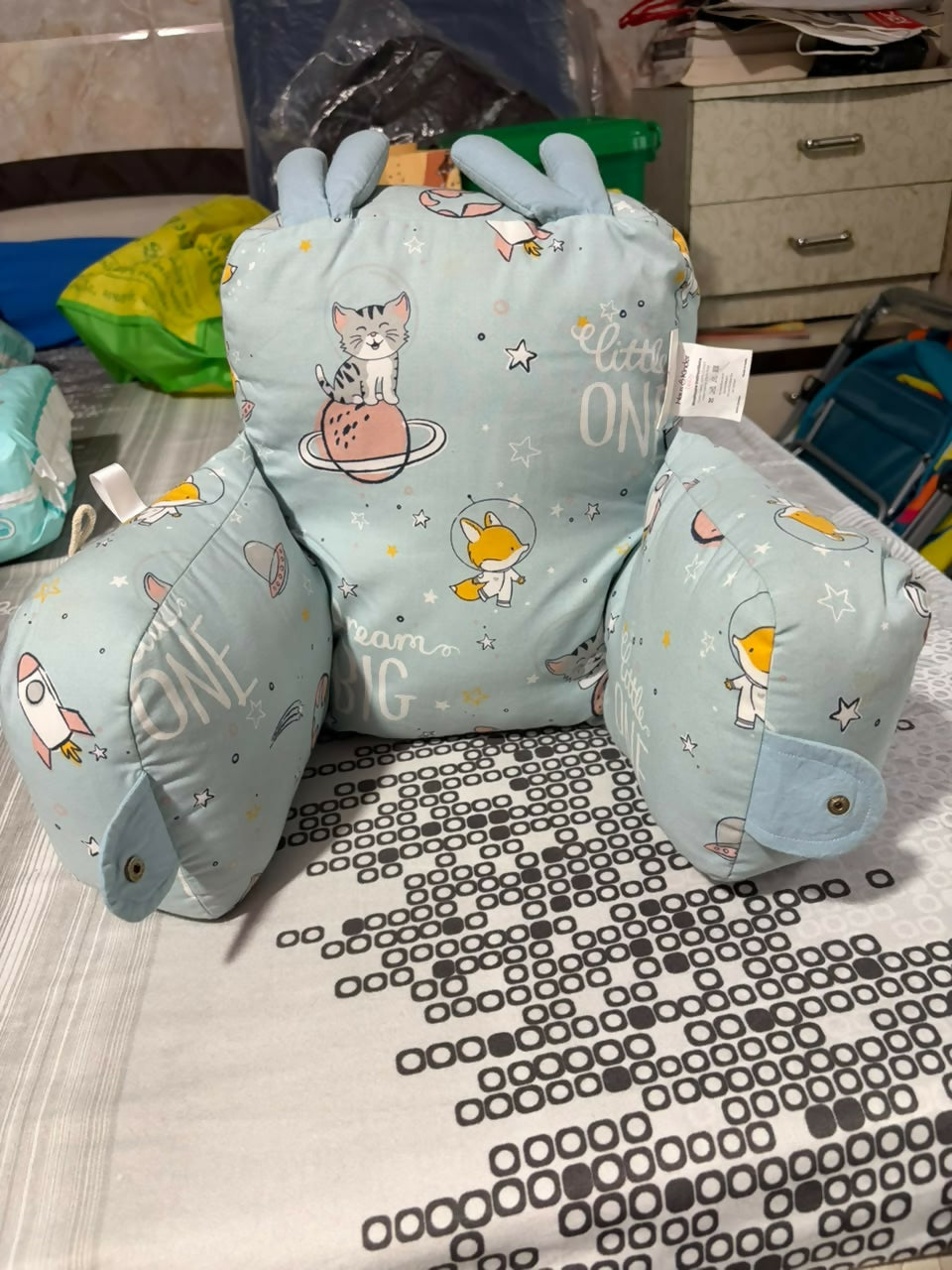 HAUS & KINDER adjustable pillow cum seat support with a soft cushioned design, ergonomic support, and adjustable fit to help keep babies comfortable during seating, feeding, and travel.