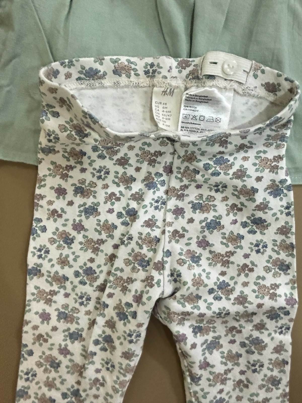 H&M cotton blouse and legging set featuring soft breathable fabric, comfortable fit, coordinated design, and everyday style for babies, toddlers, and young children.