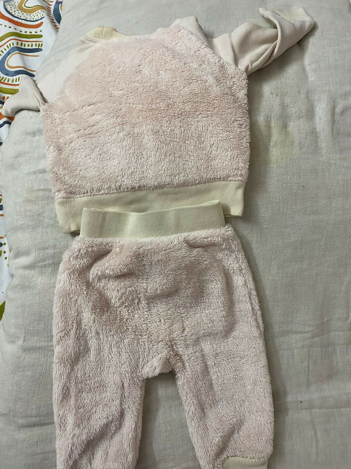 Keep your baby warm in style with the GAP Woollen Top and Bottom set, offering premium comfort and winter-ready fashion.