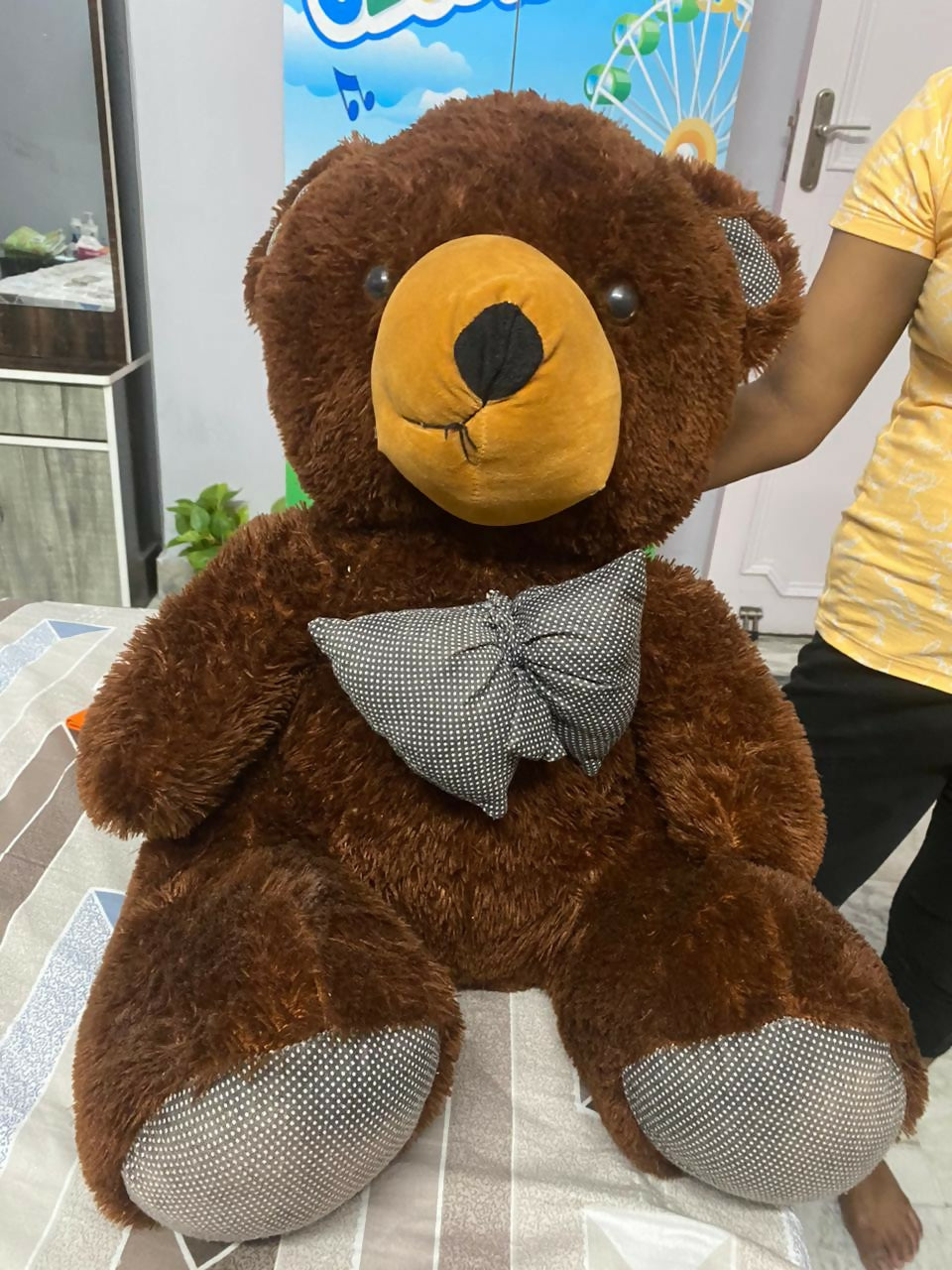 Discover the Big Teddy Bear, an oversized plush toy made from ultra-soft materials, perfect for hugging, snuggling, and playing, bringing comfort and joy to children of all ages.