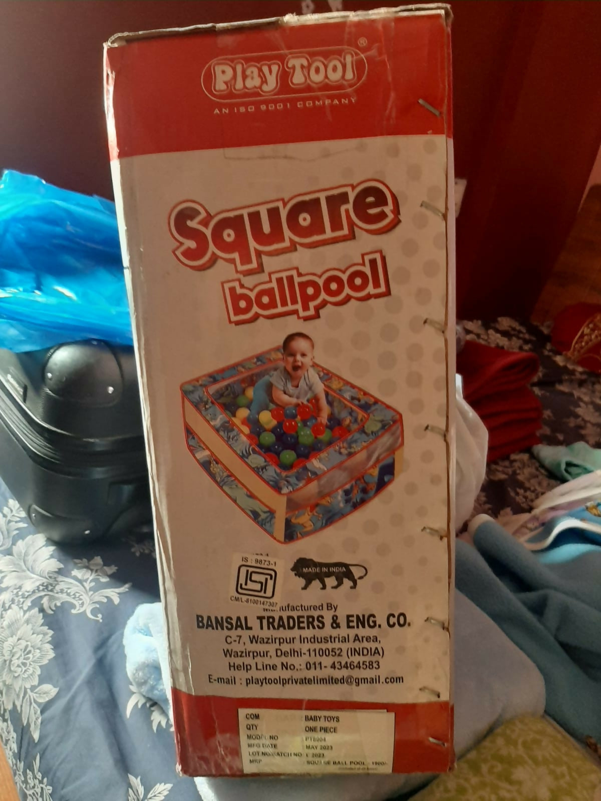 Box of 'Square Ballpool' toy set
