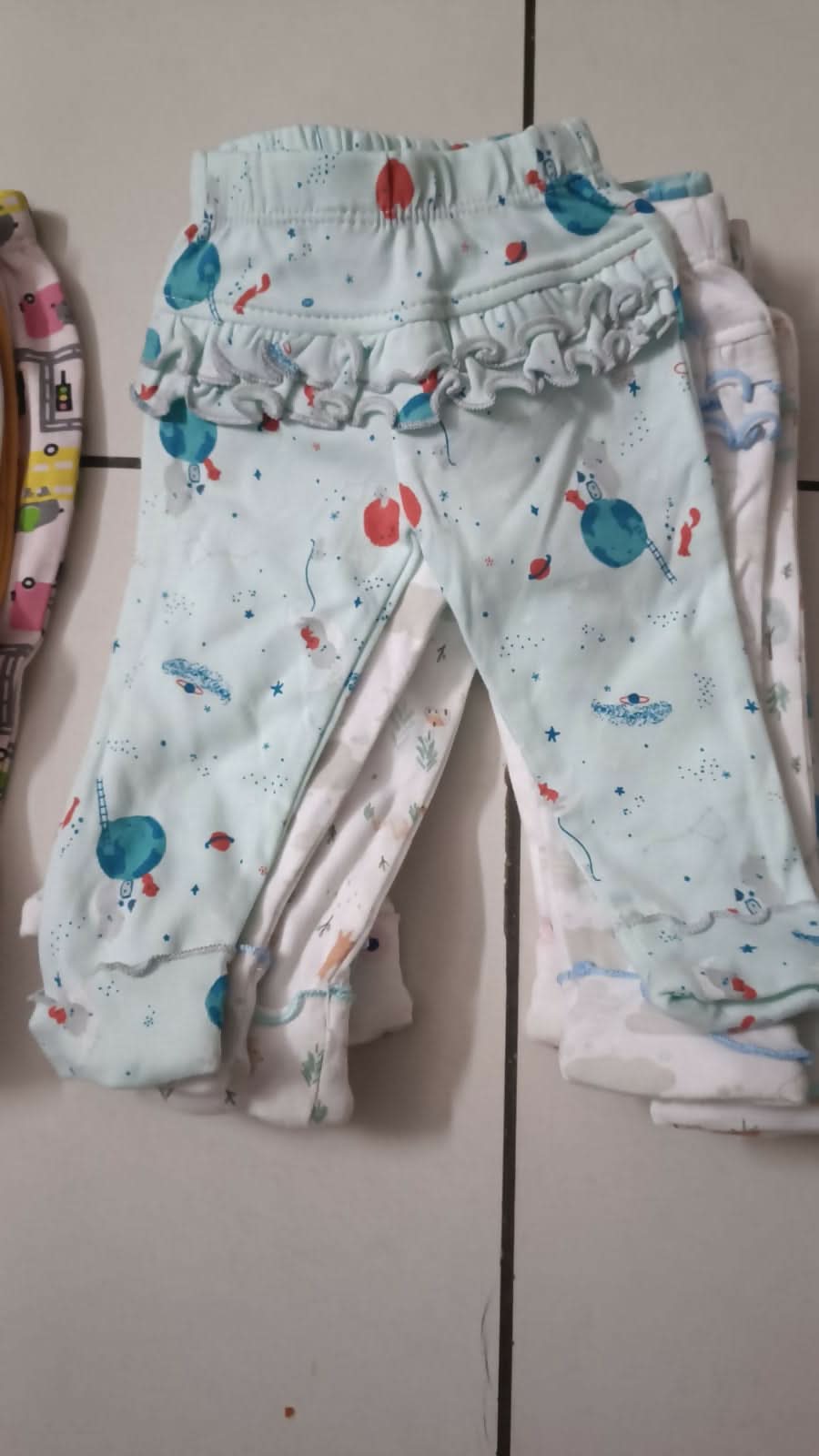 Adorable and comfortable Baby Girl Frill Leggings, featuring soft, stretchy fabric and stylish frill details, perfect for any occasion.