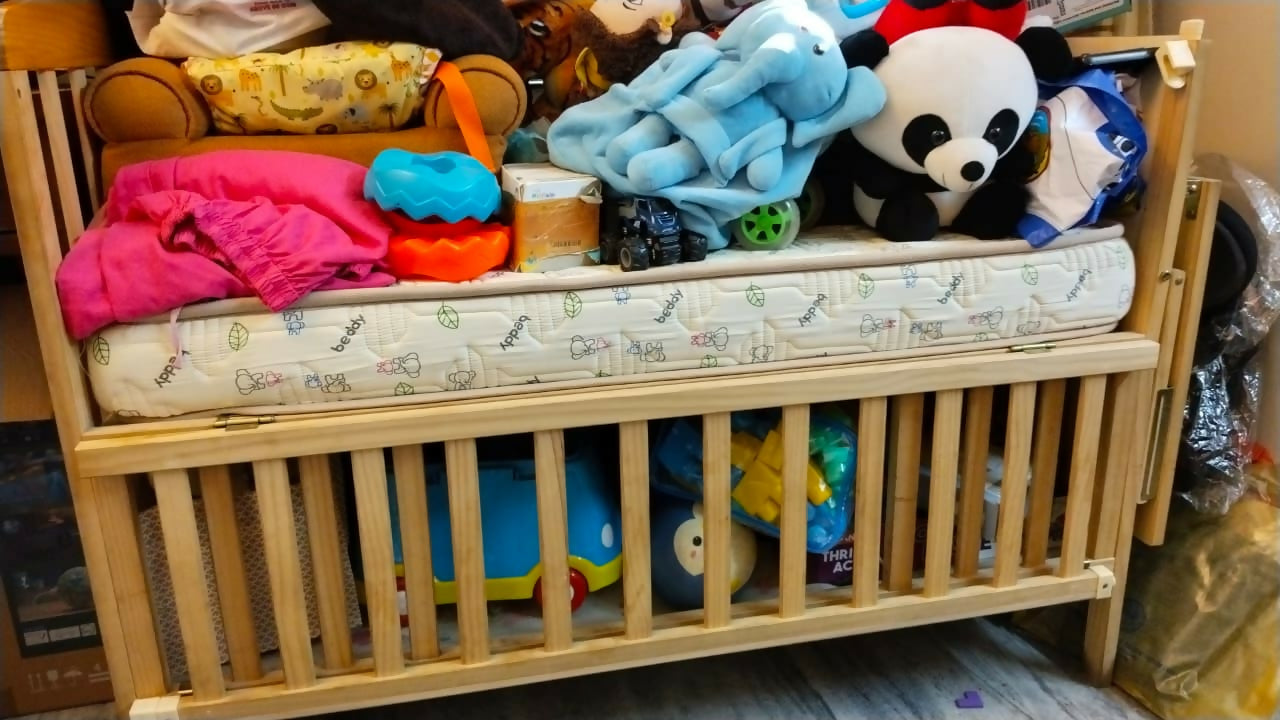 BABYHUG Kelly Cot/Crib with Mattress & Bumper