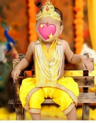 Adorn your child with the enchanting Krishna Costume – complete with a traditional maala and earrings, perfect for festive celebrations and special occasions.