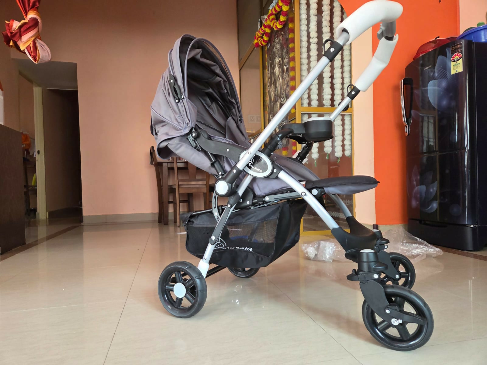 R FOR RABBIT Chocolate Ride Stroller/Pram