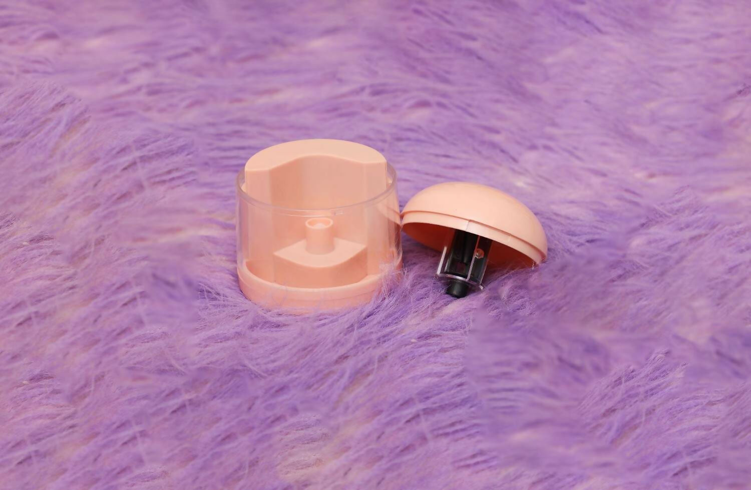 Creative appearance and space saver, small and portable Comes with removable tray, easily to operate for small kids, Best Sharpener for kids