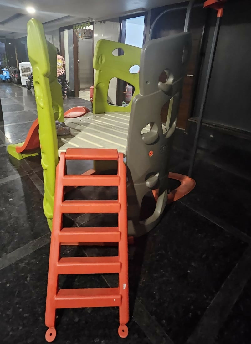 Climb, Play, and Explore – Smoby Climbing Tower for Endless Adventures!