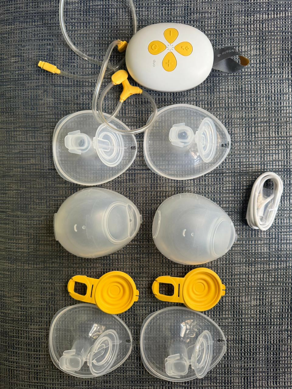 MEDELA Duo hands-free breast pump – portable, quiet, and comfortable pumping solution for moms.