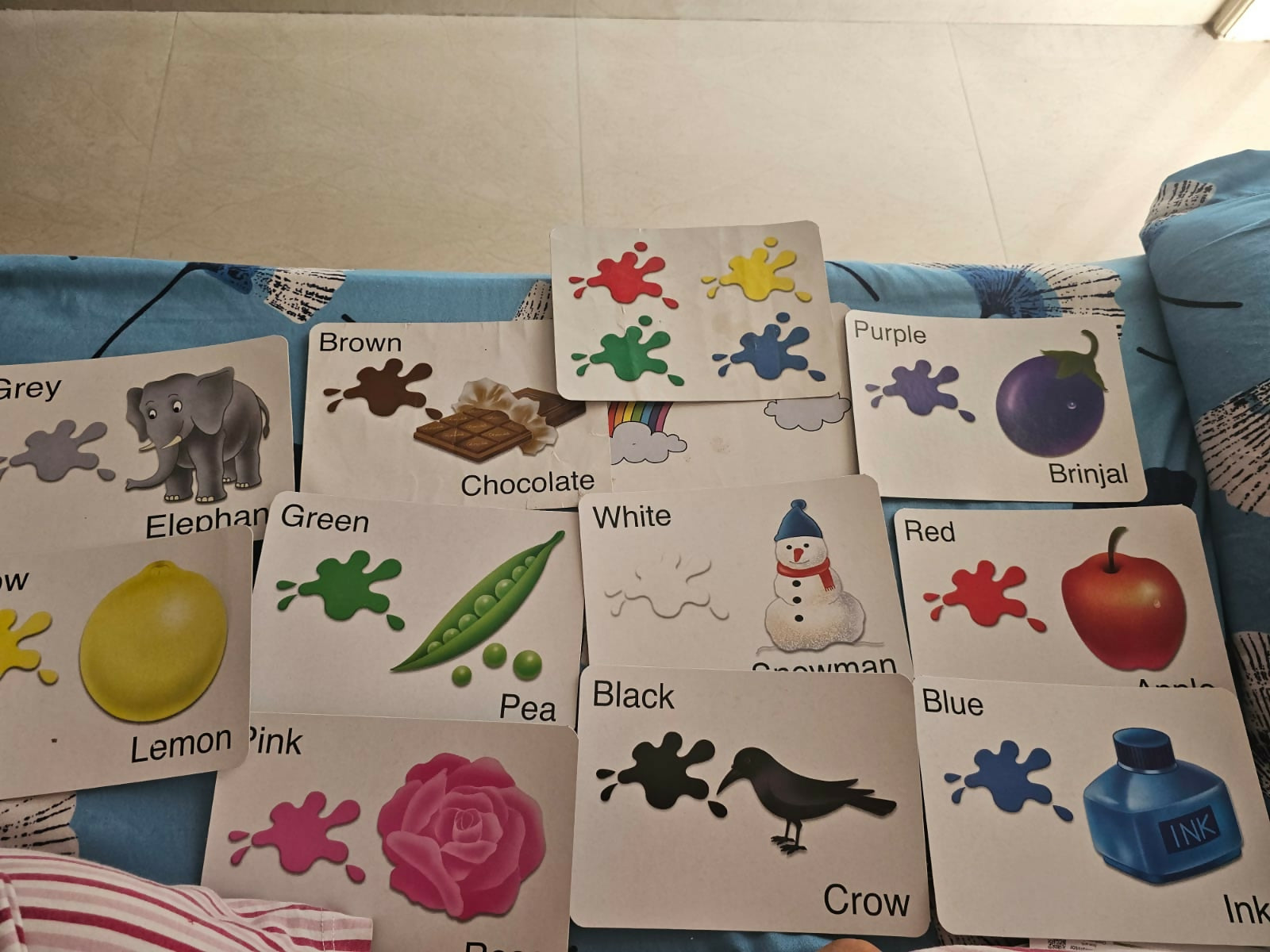 Flash cards for toddlers (6m–3y) – fun shapes & colors learning cards for early development.
