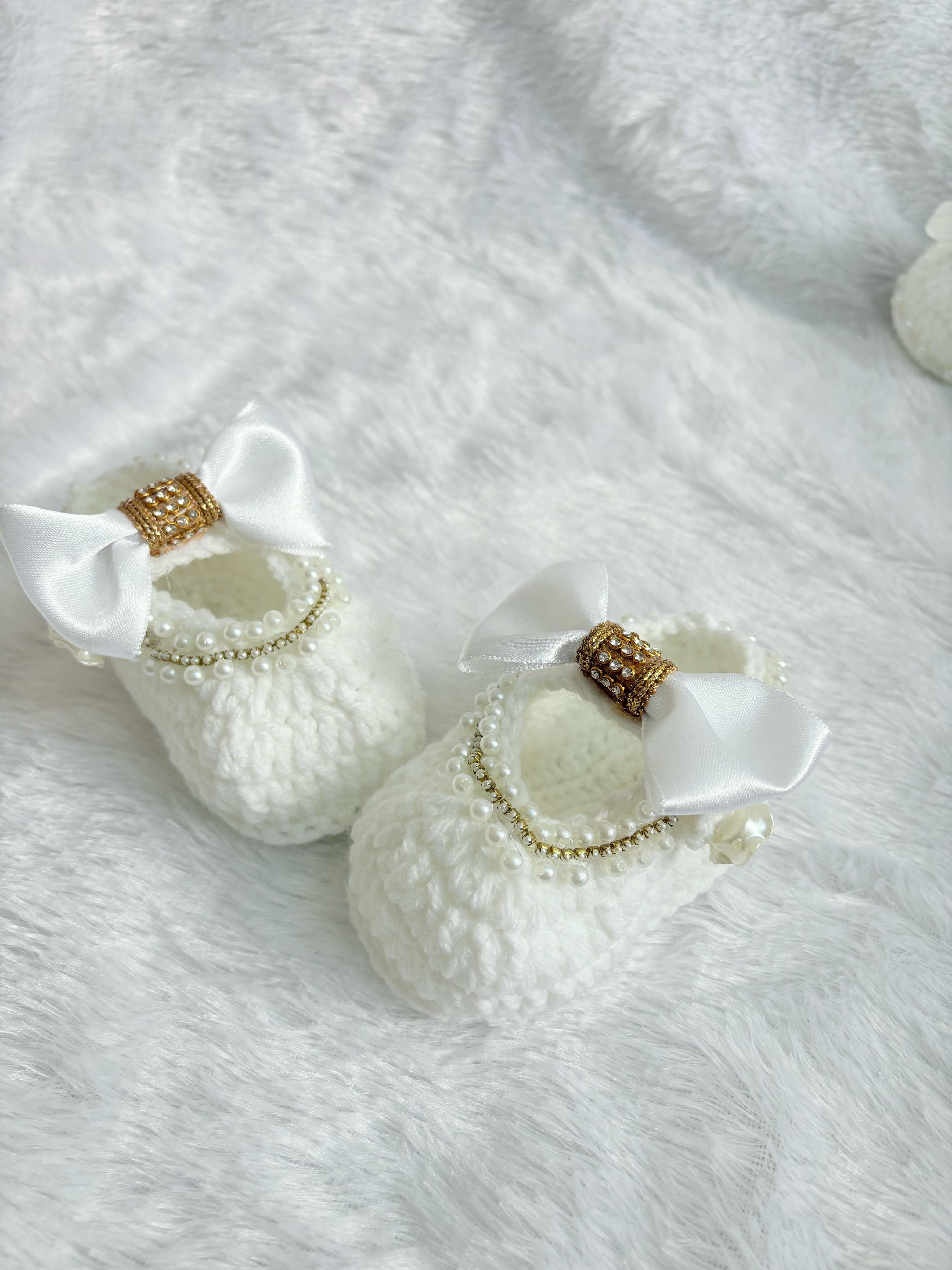 Crochet baby girl booties/ Crochet handmade baby shoes