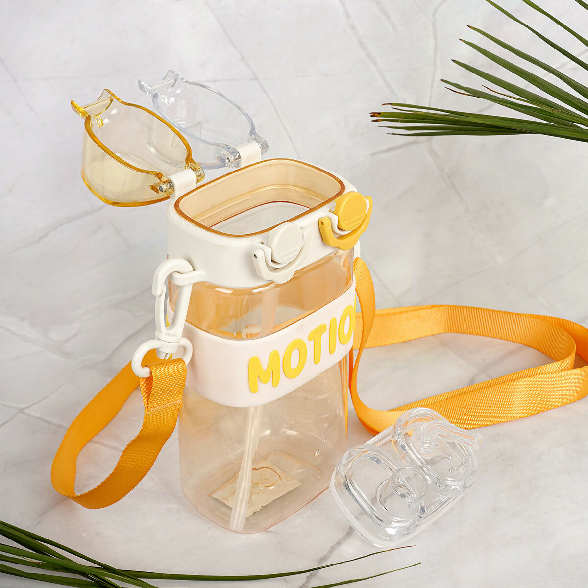 Kids Sipper is the ideal choice for the growing kid. The sipper's contoured shape and anti-slip texture grips make it easy for little hands to hold the cup.