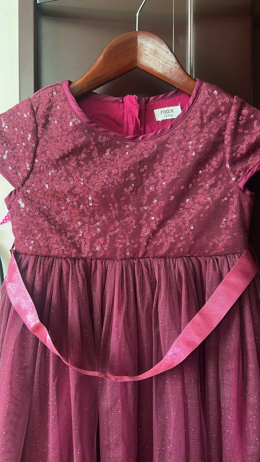 MAX baby girl dress – stylish, comfy, and perfect for every little princess’s special moments.