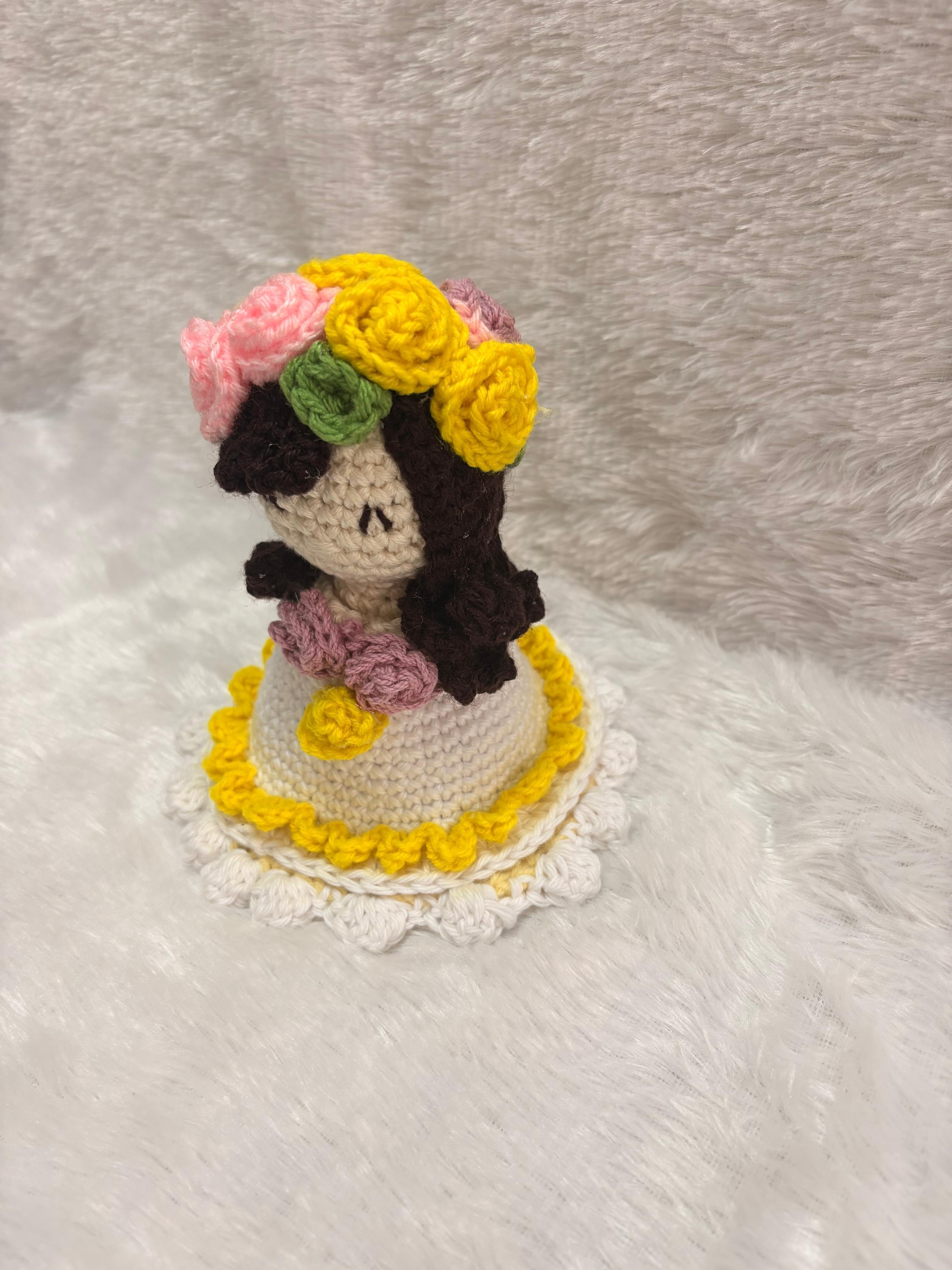 Crochet reversible doll flower bouquet.