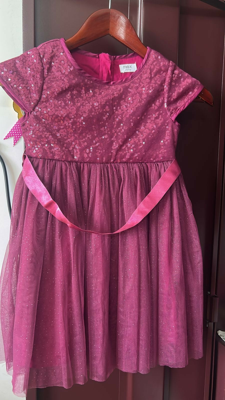 MAX baby girl dress – stylish, comfy, and perfect for every little princess’s special moments.
