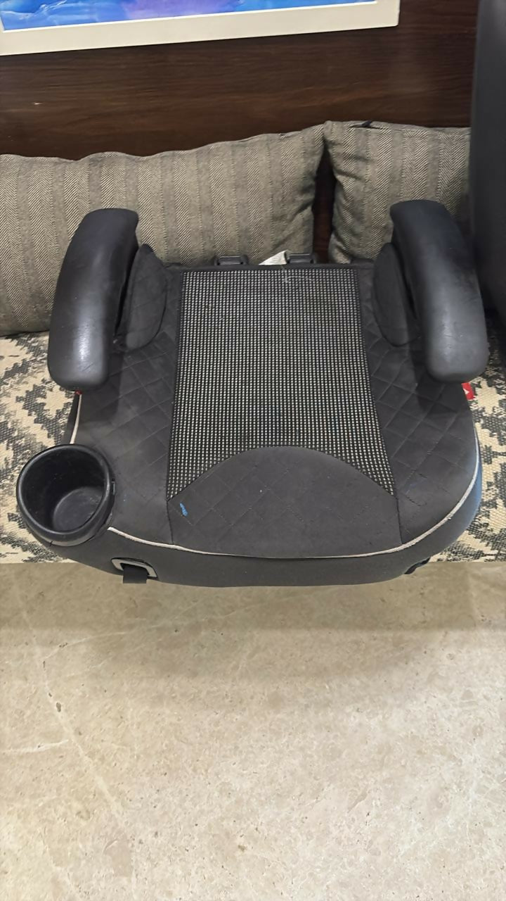 Graco car seat – trusted safety and comfort for your child’s every journey.