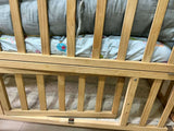 HUNY HUNY wooden baby crib – safe sleep, elegant design, and comfort for your little one.