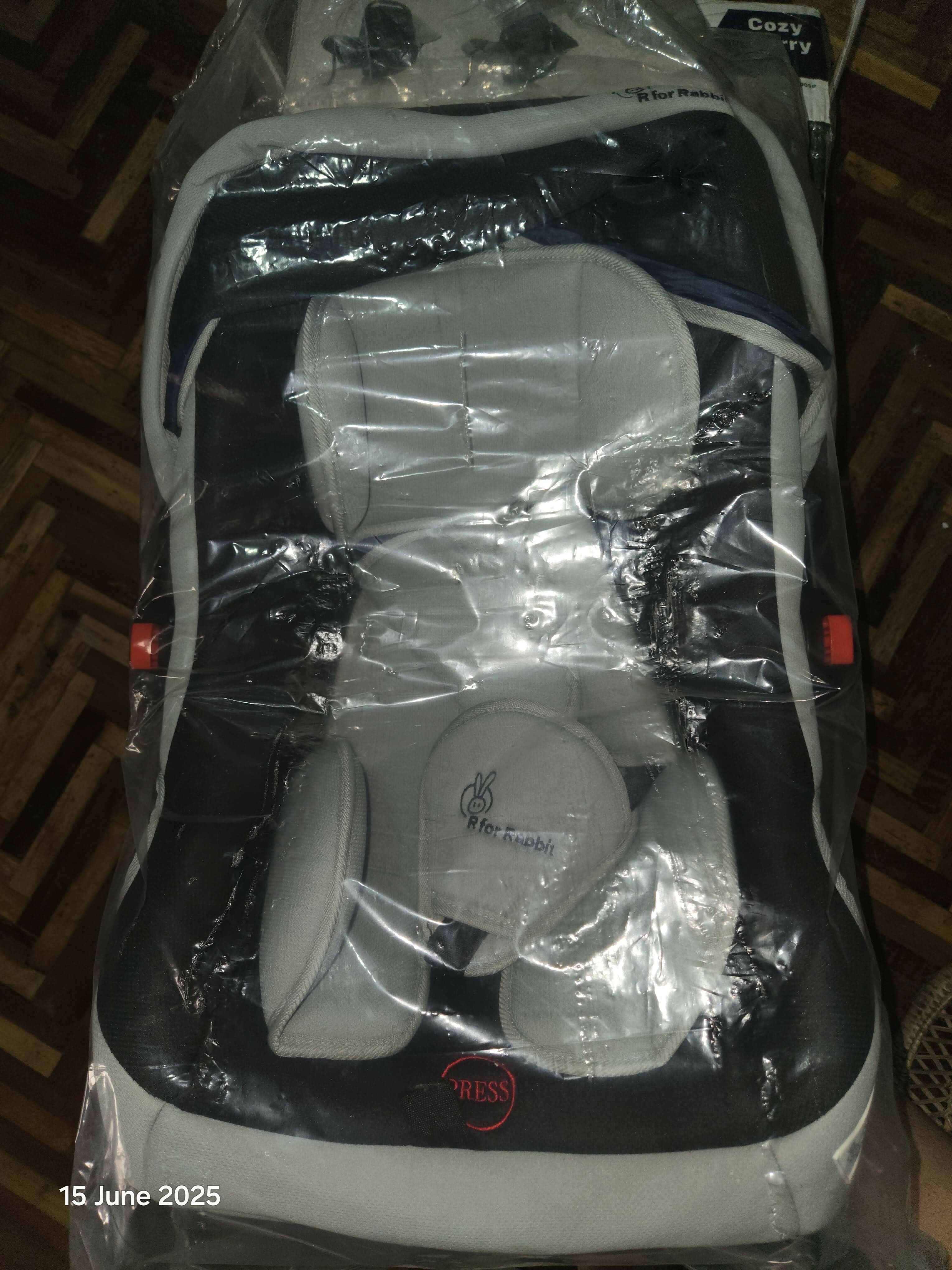 R FOR RABBIT 3-in-1 Multipurpose Carry Cot