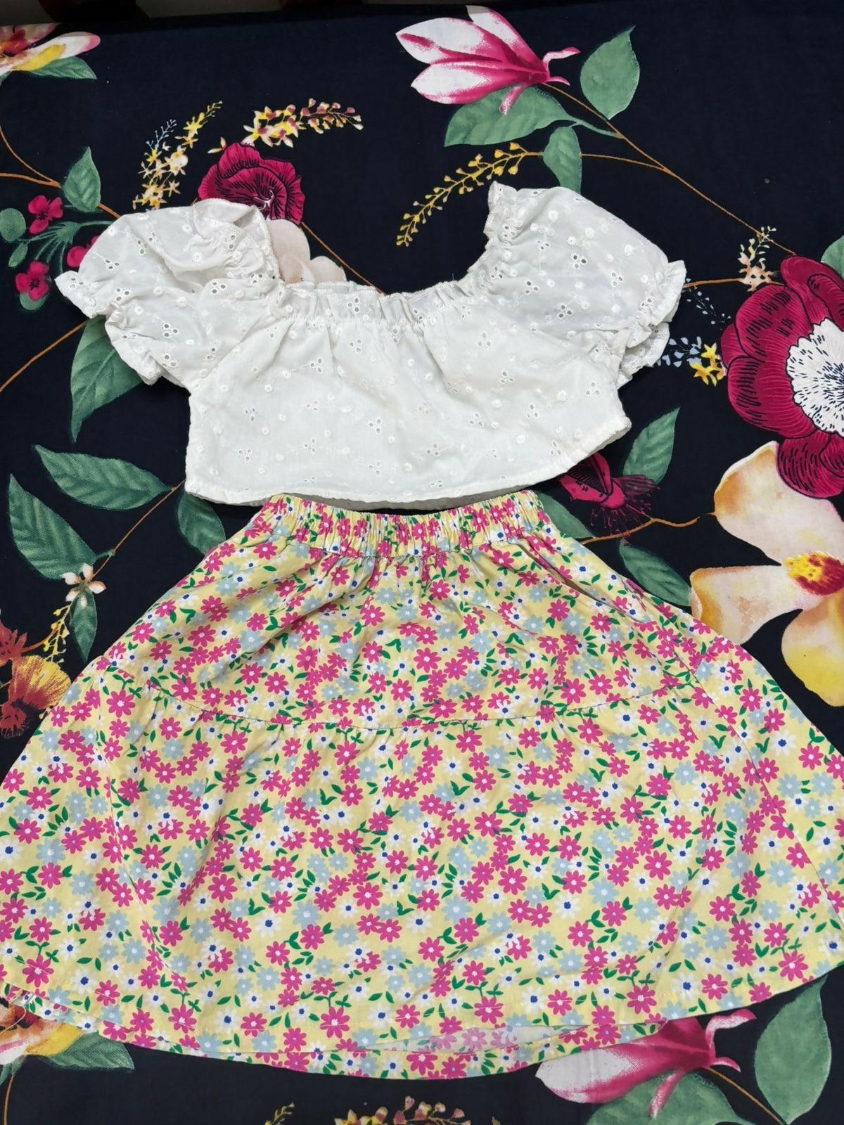Puffed Sleeve Combo of Skirt and Top