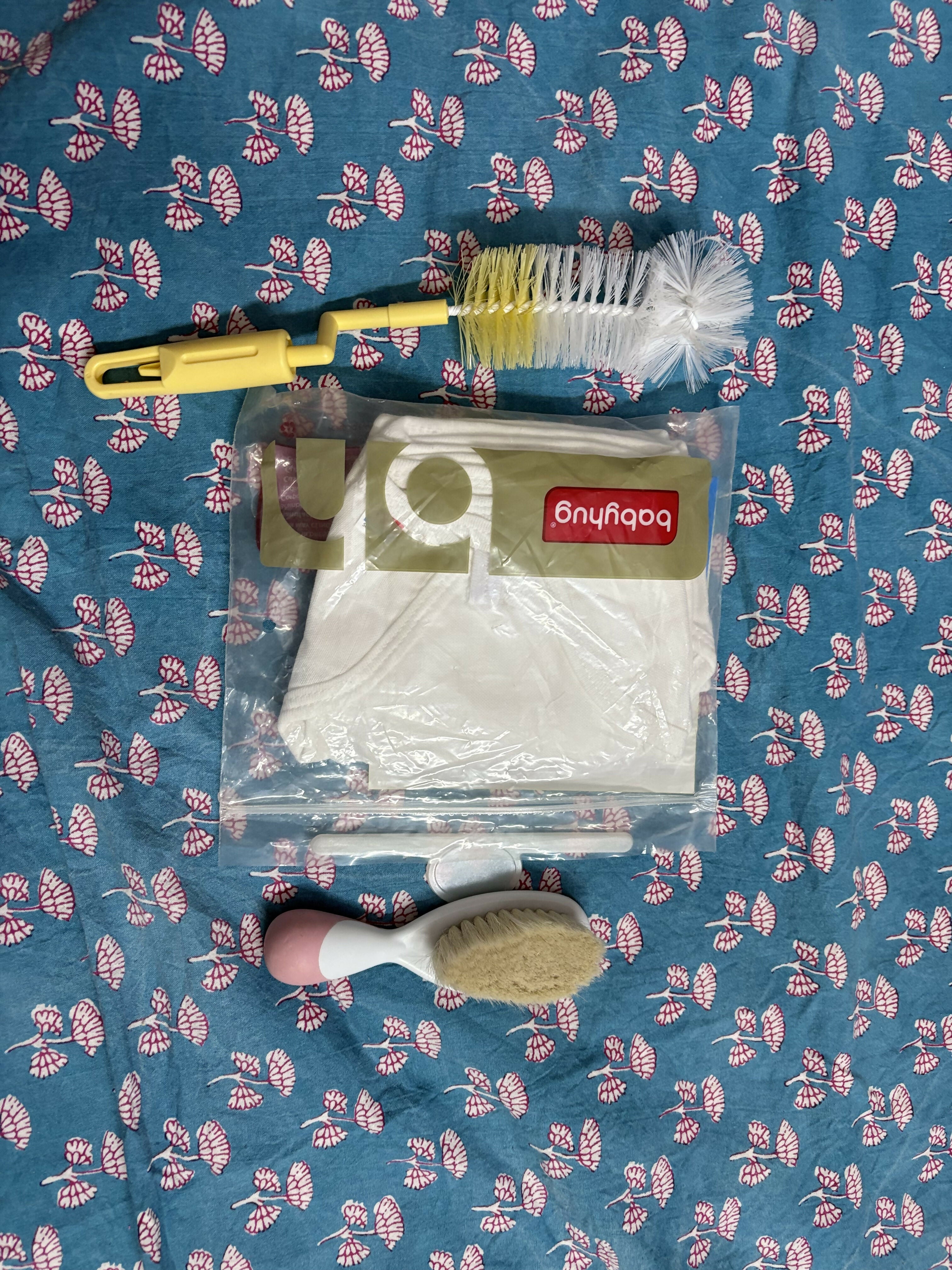 BABYHUG New Born Muslin Nappy, Hair brush, Bottle Cleaning Brush (Combo of 3 )