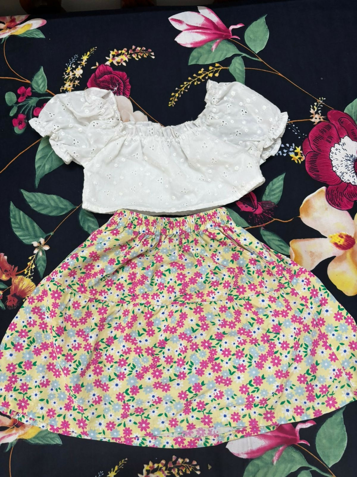 Puffed Sleeve Combo of Skirt and Top