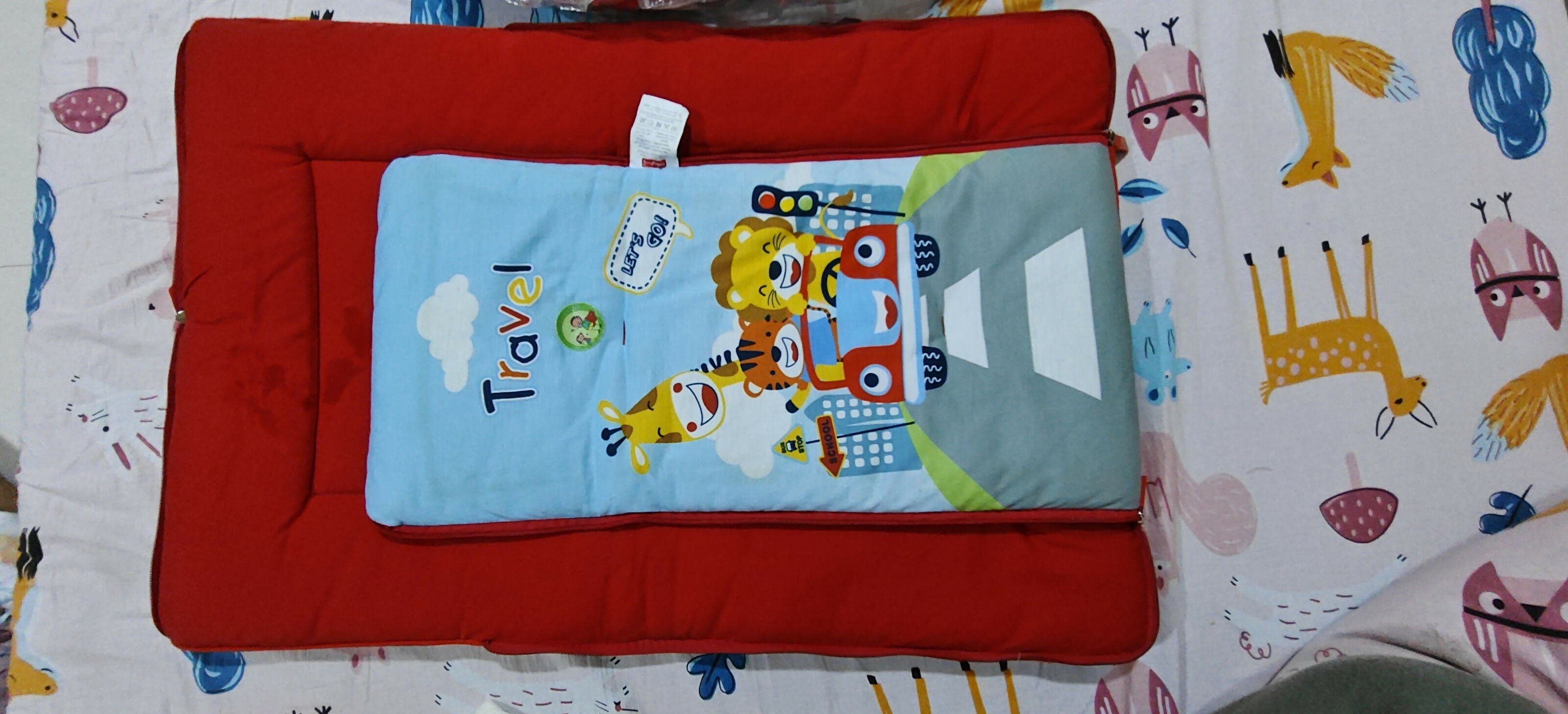 Baby hug baby bed