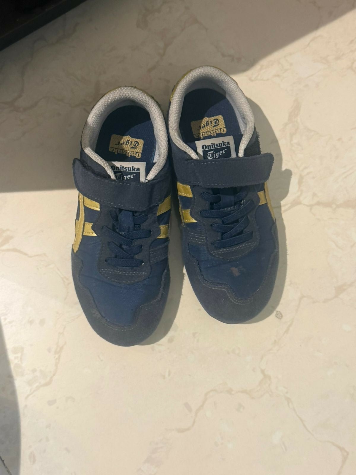 Onitsuka kids shoes, some used, stylish and comfortable, suitable for 4–5 years