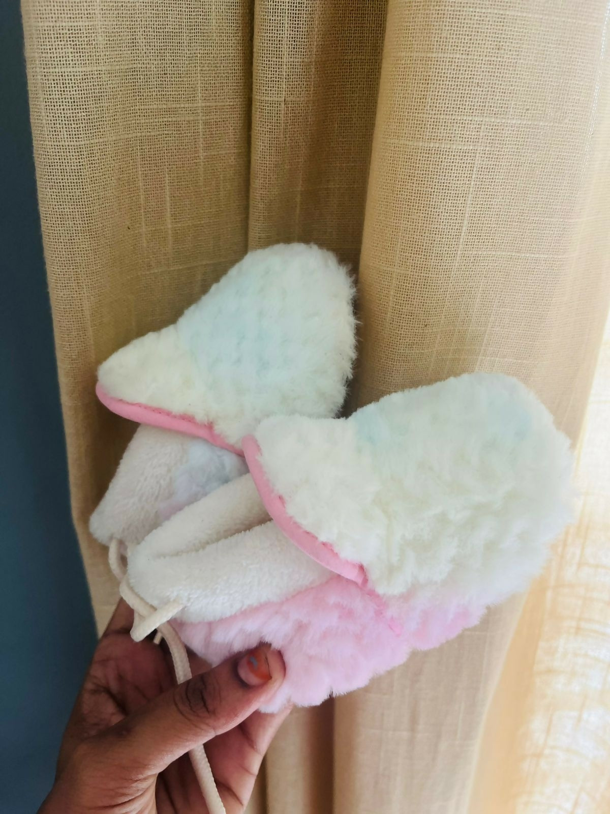 Soft and comfortable girl baby shoes – perfect for newborns and toddlers.