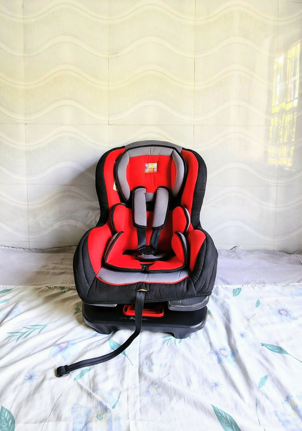 Mee Mee Convertible Car Seat 0-4Y Rear Forward Facing Red