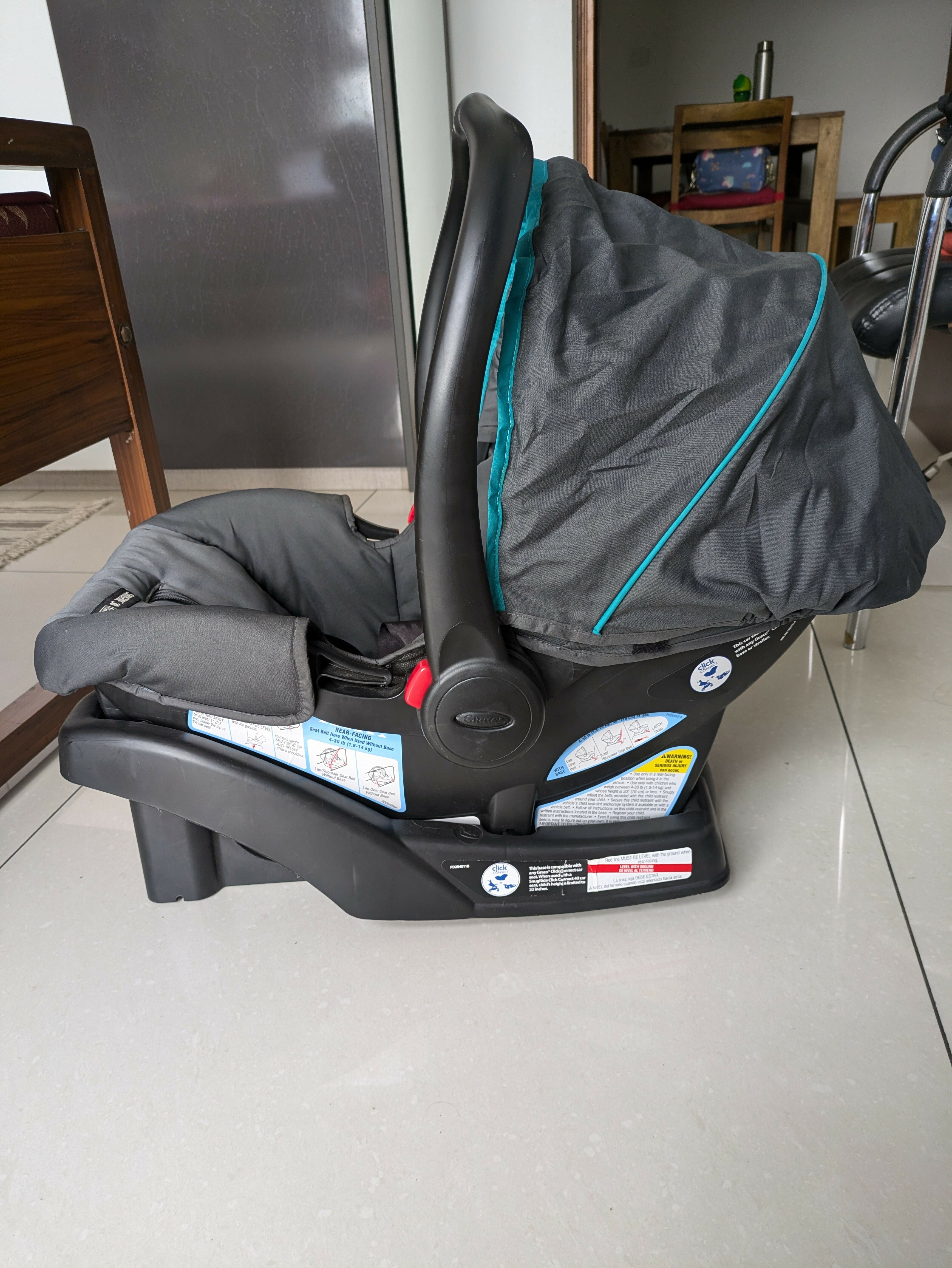 GRACO Snugride Snuglock 30 Rear-Facing Infant Car Seat