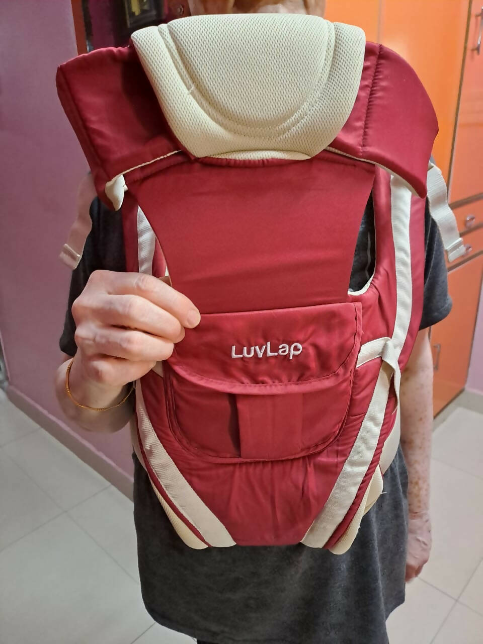 Luvlap carrier outlet