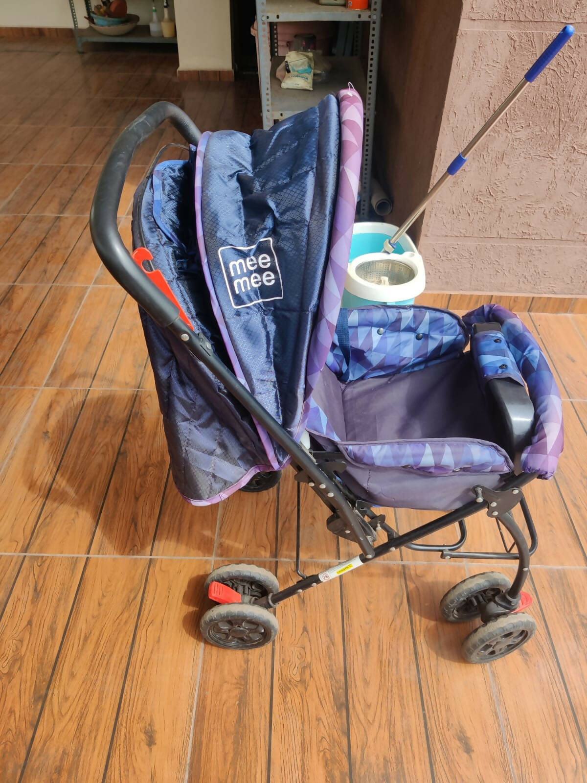 MEE MEE Reversible Handle Cushioned Seat Comfortable Ride