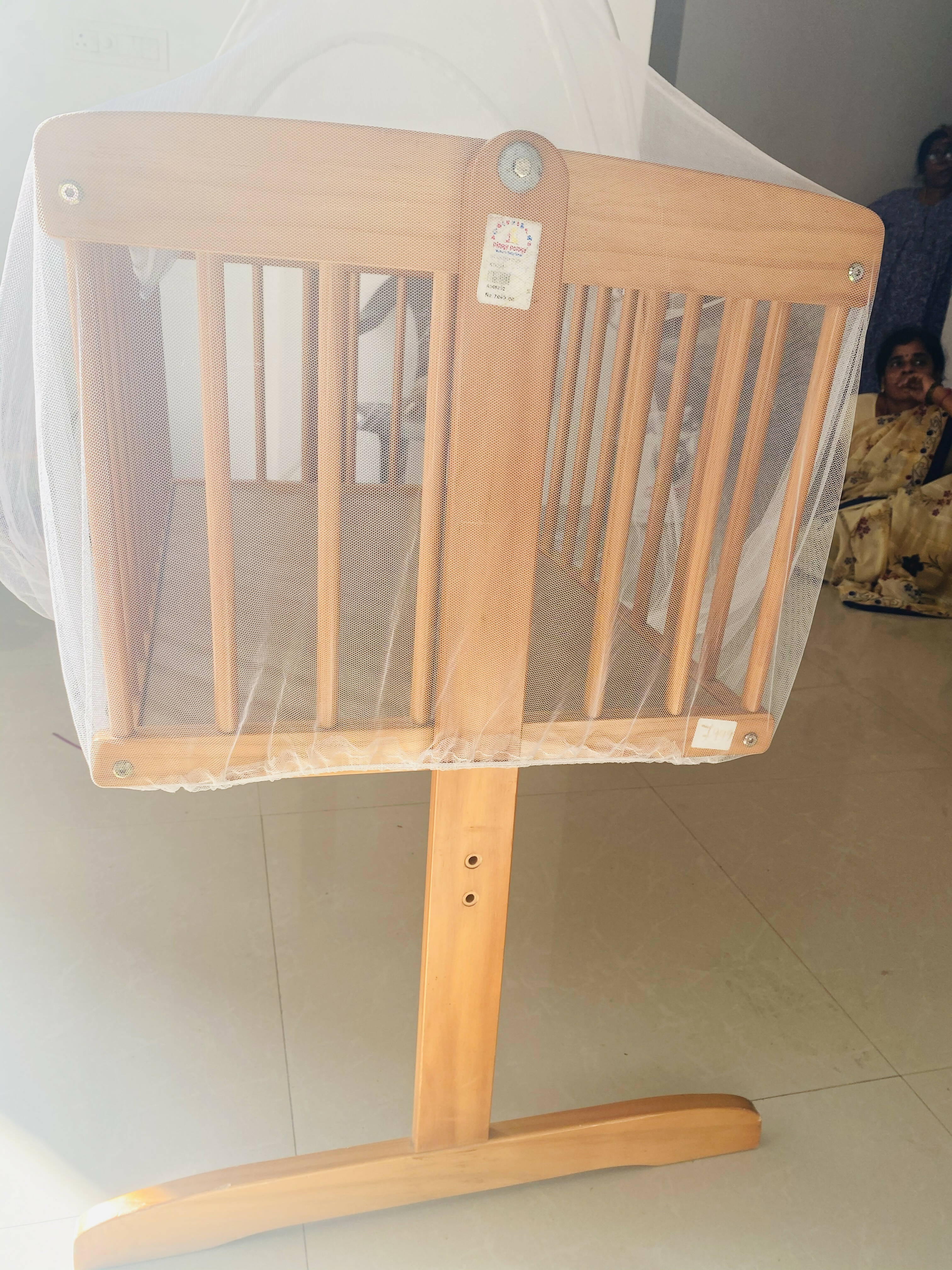 PINKY PONKY Wooden Cradle brown